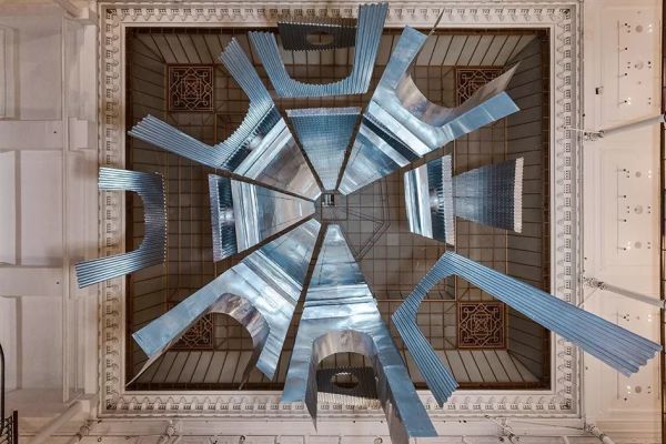 他用铁丝网打造出的惊人作品,比3D网格建模还牛!