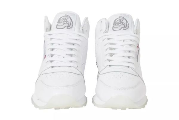 潮闻快食 | Travis Scott x Jordan Brand 服饰系列释出;Supreme x Vans 发售在即!