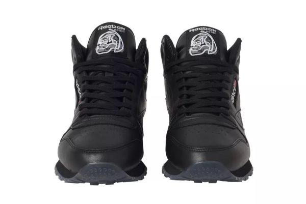 潮闻快食 | Travis Scott x Jordan Brand 服饰系列释出;Supreme x Vans 发售在即!