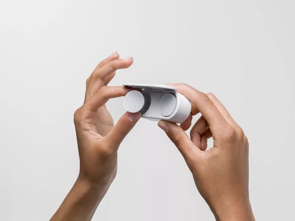 笔记本、二合一、双屏折叠甚至是手机,微软新 Surface 全家桶都能满足你