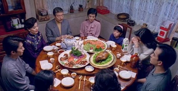 选对餐桌,厨房多偷了5㎡还家庭和谐!一文搞懂材质、尺寸及各种状况!