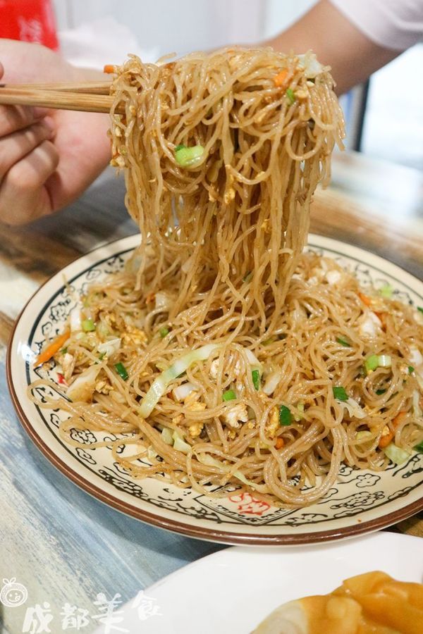 说不来成都话的苍蝇馆子,欠你一碗好吃的家乡粉!
