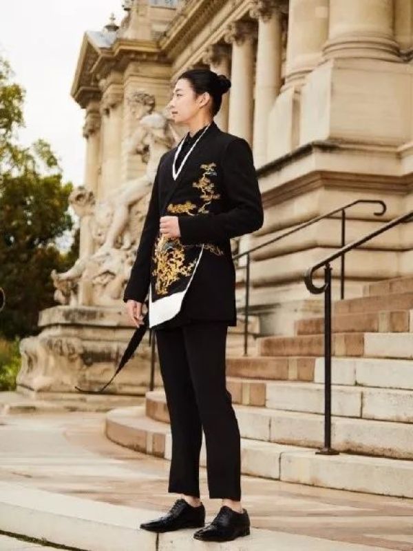 穿上西装外套,做又美又飒的潇洒女人! | FASHION
