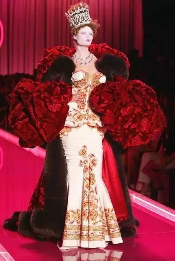 没有海盗爷的迪奥就是本土阿依莲品牌!| 设计师 Designer