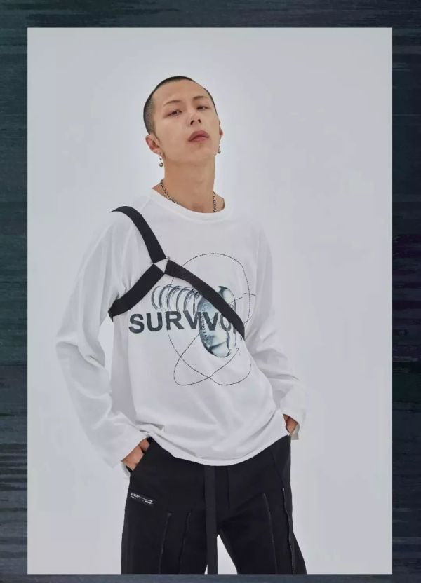 潮闻快食丨PEACEMINUSONE将与Converse打造联名!TNF x Supreme新款羽绒服实物曝光