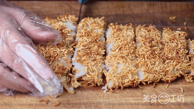 不费一滴油,鱼肉也能酥掉渣,比油炸还香!