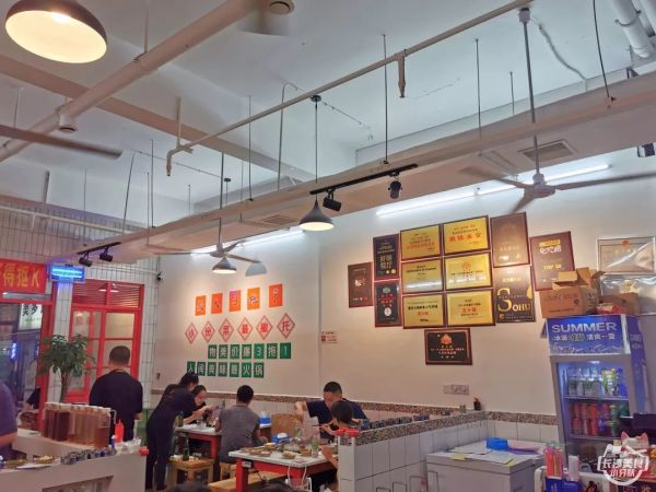 300多元就能吃65道菜?这家3拖1的重庆火锅味道勉强过关