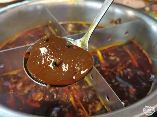 300多元就能吃65道菜?这家3拖1的重庆火锅味道勉强过关