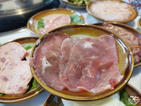 300多元就能吃65道菜?这家3拖1的重庆火锅味道勉强过关