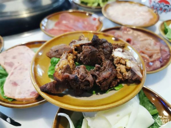 300多元就能吃65道菜?这家3拖1的重庆火锅味道勉强过关