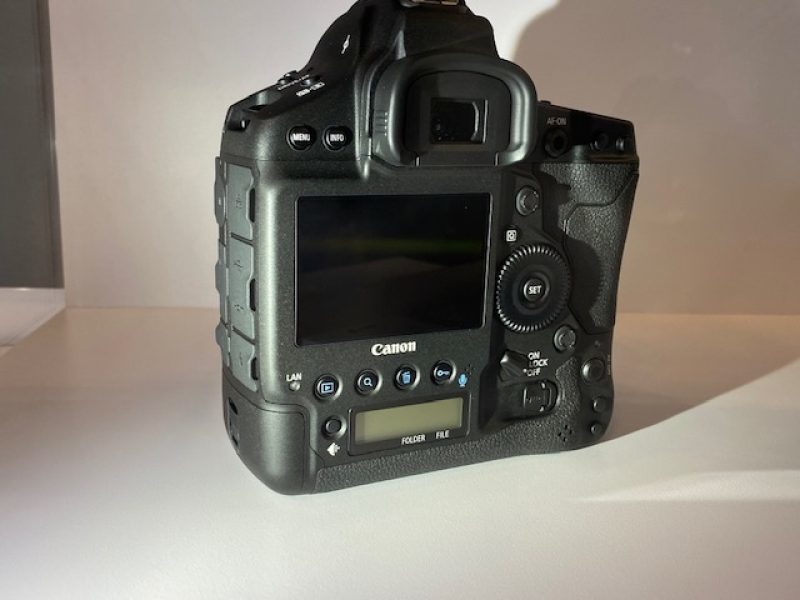 摄影新闻：Canon 1DX Mark III现身Photoplus展会、大量Adobe用户资料被泄露