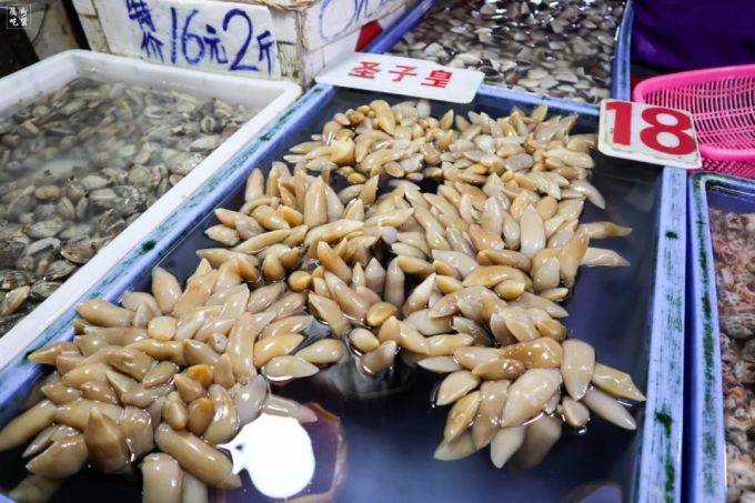 5蚊一只鲍鱼!在沙园,50元不到我买了一桌海鲜!