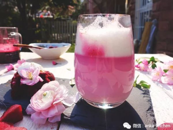 喝上一口充满少女心的粉红拿铁,妥妥地气色红润一整天【安卡西厨】