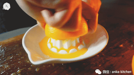 法国最著名的经典火焰料理,非属这道燃烧的可丽饼不可