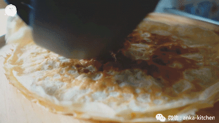 法国最著名的经典火焰料理,非属这道燃烧的可丽饼不可