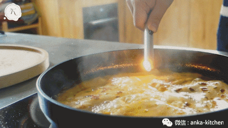 法国最著名的经典火焰料理,非属这道燃烧的可丽饼不可