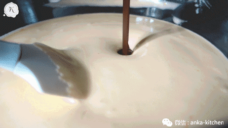 这样的橙味布朗尼我还能再吃10块,绵软湿润的口感完全不能拒绝!