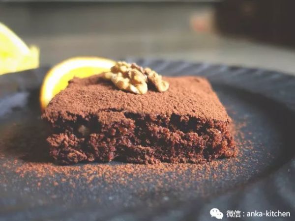 这样的橙味布朗尼我还能再吃10块,绵软湿润的口感完全不能拒绝!