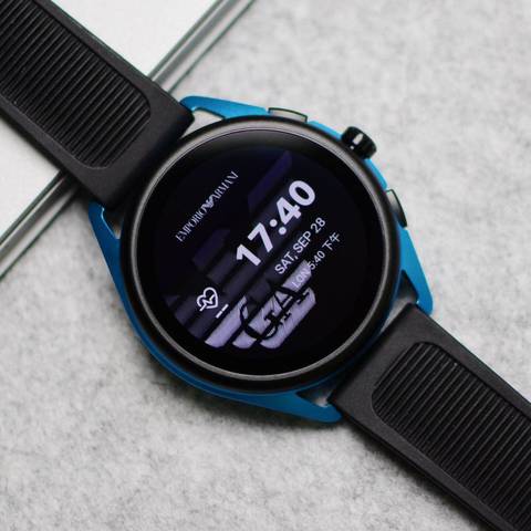 终于用上了Android wear！入手阿玛尼5代智能腕表：高端奢侈值得买吗?