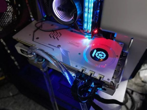 解毒|传说中最强游戏显卡?影驰HOF 2080Ti OC Lab十周年MAD签名版超频实战