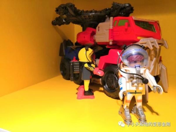 【评玩具】子小天:大果果测评《变形金刚 狩魔擎天柱 不一样的柱子哥》