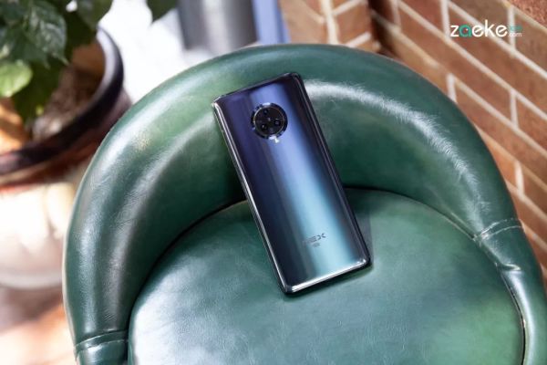NEX 3 5G 版站在未来与现实的交汇点,以创新力为自身披坚执锐