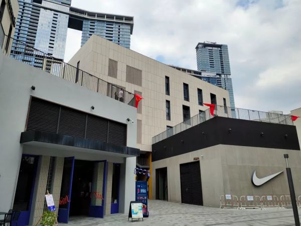 NEX 3 5G 版站在未来与现实的交汇点,以创新力为自身披坚执锐