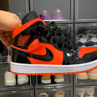 Sneaker 篇十九：女鞋也有大码 Air Jordan 1 mid 黑红漆皮