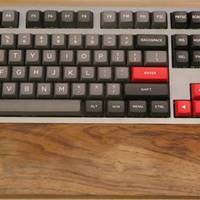 外设 篇一：第一眼就爱上的惊艳拼色—AKKO 3108V2 灰鹦鹉机械键盘开箱