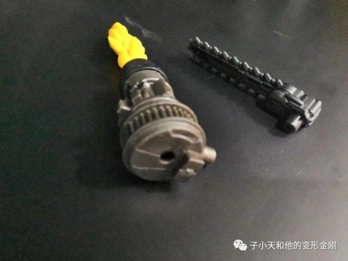 【评玩具】子小天:大果果测评《变形金刚 电影系列联盟路霸 变形让我秋天出了一身汗》