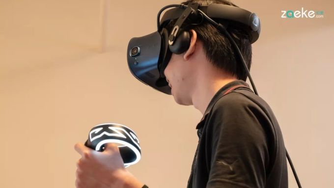 “领进门”还是“看个人”?VIVE Cosmos两头都能照顾到