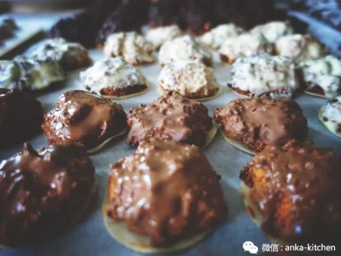 老板娘首次出镜给你们送心心念念的圣诞糕点礼盒啦!快来饱个眼福【安卡西厨】