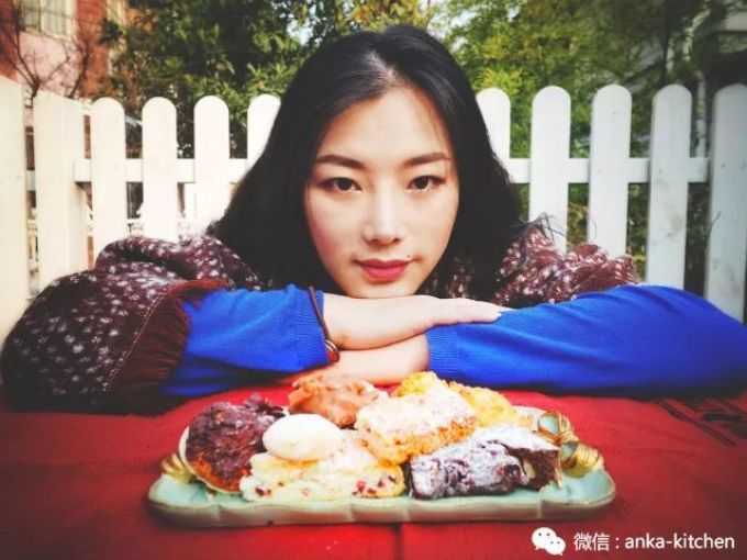 老板娘首次出镜给你们送心心念念的圣诞糕点礼盒啦!快来饱个眼福【安卡西厨】
