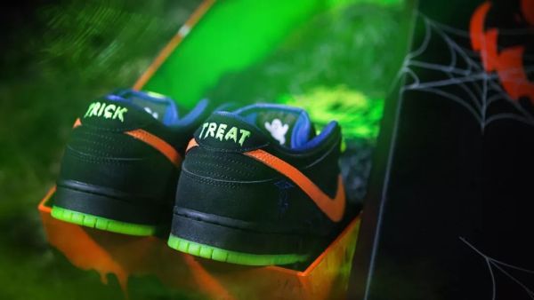 潮闻快食 | MADNESS日制刀割军裤即将发售; 万圣节NIKE SB DUNK发售信息
