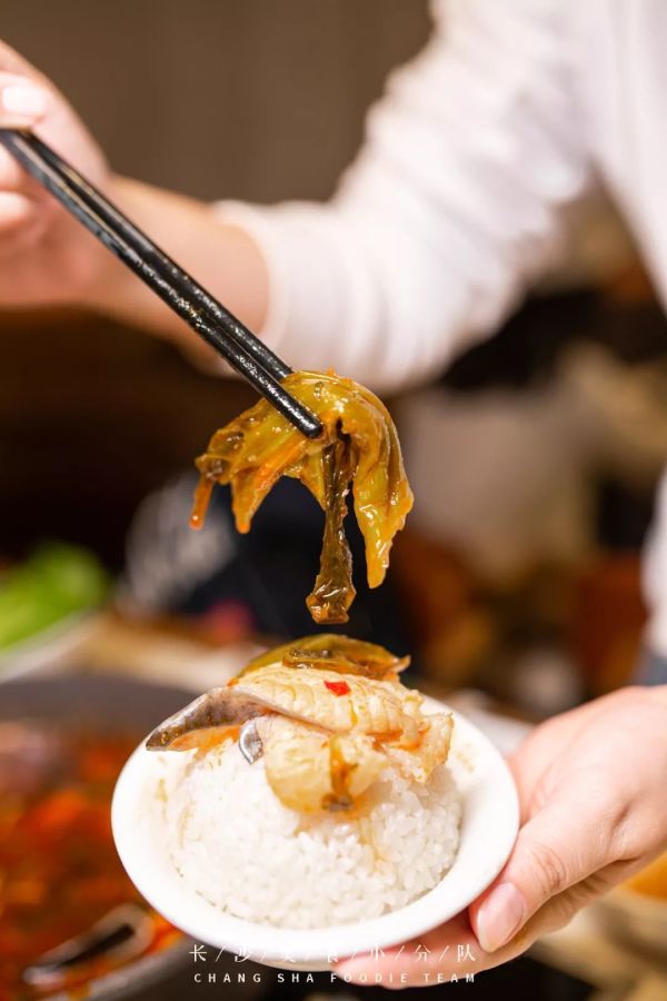 您的『严厨老坛酸菜鱼』已更新升级,请收下这一口酸爽好滋味!