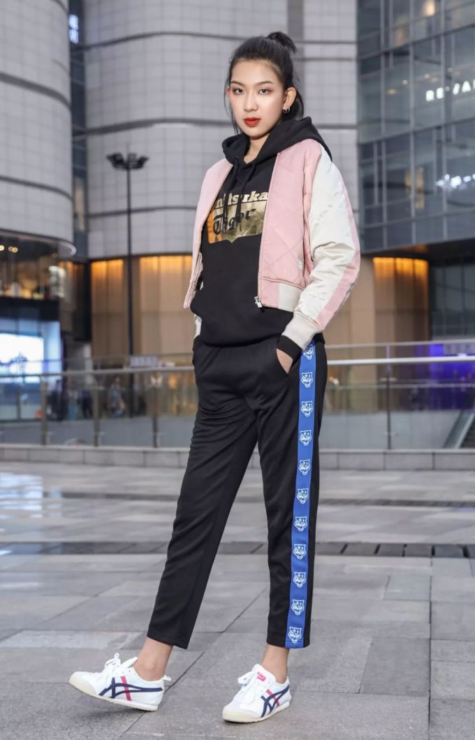花最少的钱买最尖的货,运动潮服推荐!