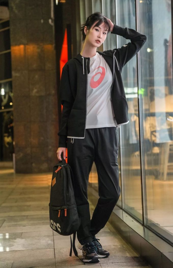 花最少的钱买最尖的货,运动潮服推荐!
