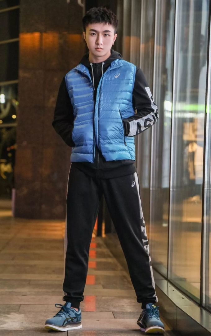 花最少的钱买最尖的货,运动潮服推荐!