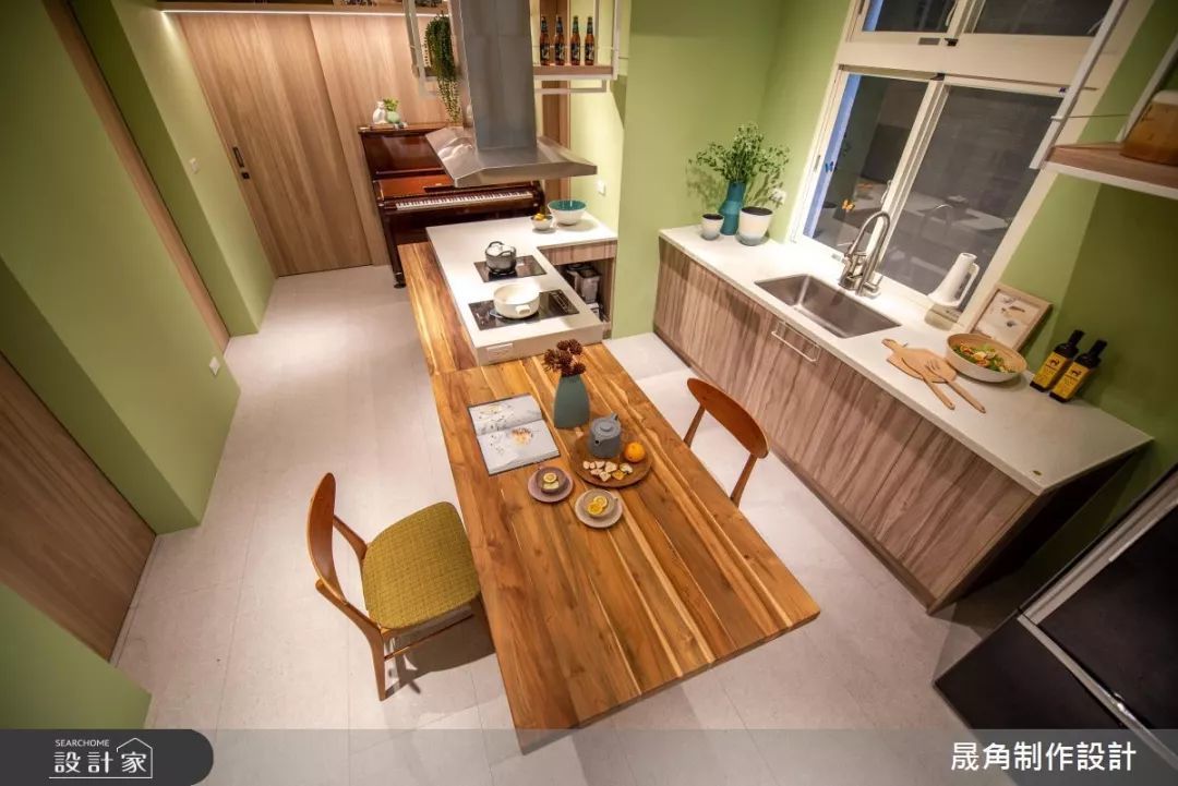 厨房与客厅餐厅相邻的大开间，让小户型瞬间放大30%