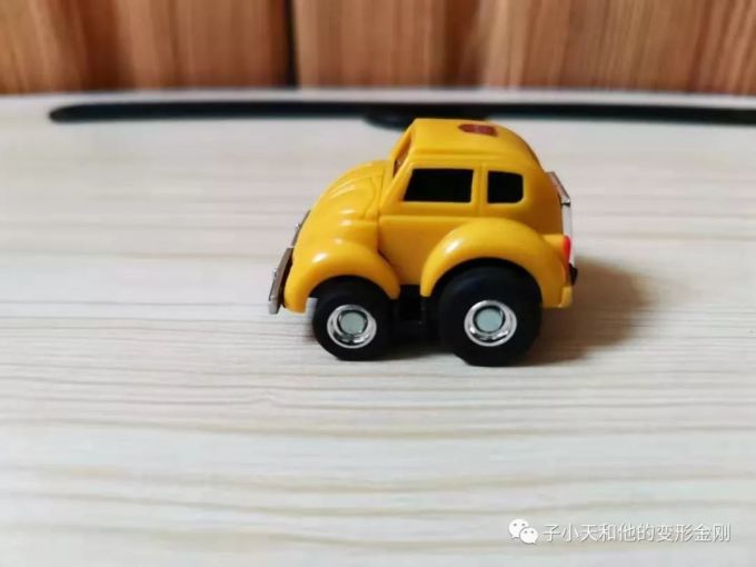 【评玩具】子小天:G1(复刻)大黄蜂开箱测评!