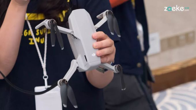 抛掉繁复的“躯壳”,大疆御MAVIC MINI才适合更多人