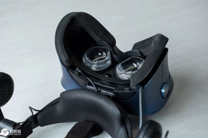 HTC VIVE Cosmos体验:门槛低了,效果好了