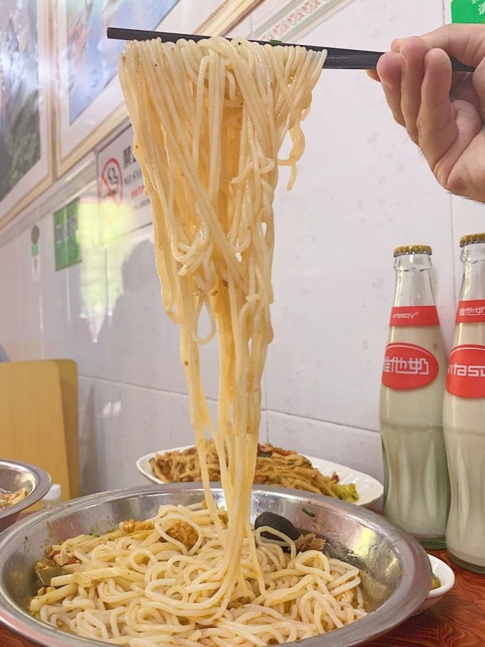 一家小店全城送,半个广西搬回家?