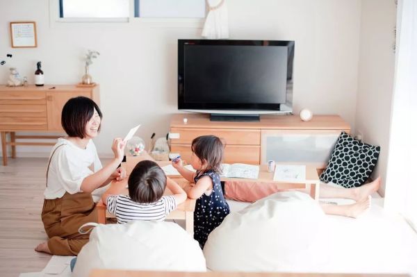 这位日本主妇的收纳习惯太惊人!工作又带娃,客厅、餐厅还能收得干净发亮