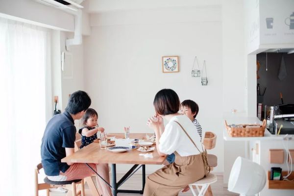 这位日本主妇的收纳习惯太惊人!工作又带娃,客厅、餐厅还能收得干净发亮