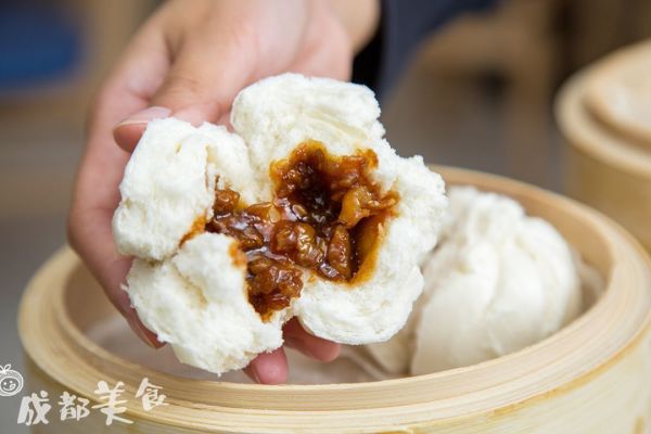 老广东早起排队的早茶店,终于开到成都了!
