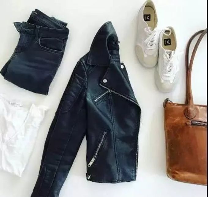 32件单品搭出100套Look!揭秘网红博主的胶囊衣橱