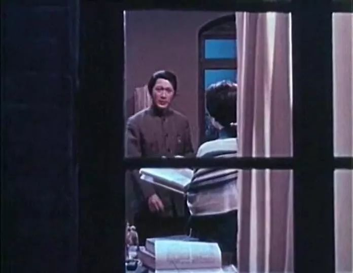 1963年，导演谢铁骊拍了《早春二月》，因内容问题，被雪藏多年