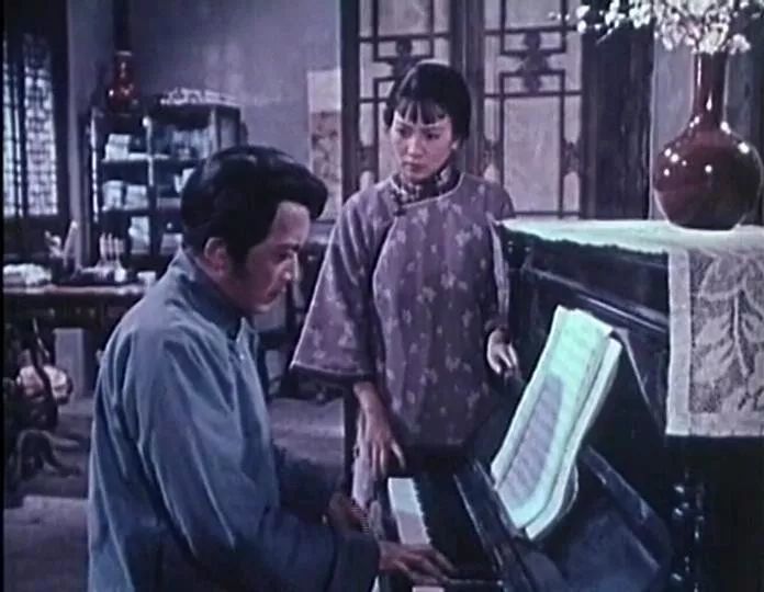 1963年，导演谢铁骊拍了《早春二月》，因内容问题，被雪藏多年