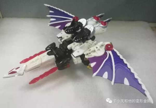 【评玩具】子小天:粑粑总测评《变形金刚 TF2000十变惊破天 脑补出天际的变形》